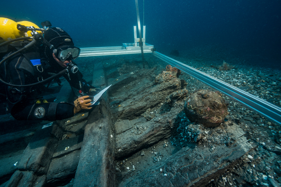 Ana Crespo Solana (IH) publica un monográfico sobre yacimientos submarinos de naufragios