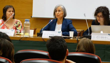 Juana Gil, Vicedirectora del ILLA, inaugura el congreso. A la izq. en la foto Galit W. Sassoon (Bar-Ilan University) y a la dcha. Elena Castroviejo (ILLA, CCHS-CSIC) Juana Gil, Vicedirectora del ILLA, inaugura el congreso. A la izq. en la foto Galit W. Sassoon (Bar-Ilan University) y a la dcha. Elena Castroviejo (ILLA, CCHS-CSIC)