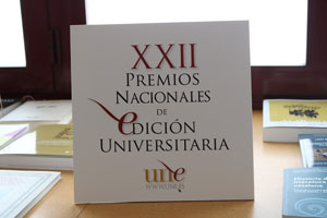 El libro "El duelo revelado" publicado en la colección "De acá y de allá. Fuentes etnográficas", galardonado en los XXII Premios Nacionales de Edición Universitaria Foto