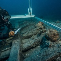 arqueólogo trabajando. Yacimiento Ribadeo I (ForSEAdiscovery, Maritime Archaeology LtD, INA)