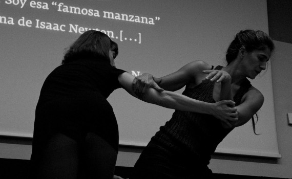 FotografÍa: coreografÍa de La Mandarina de Newton y Col. Big Bouncers  en la entrega de premios de la X edición de Inspiraciencia (2020, Barcelona).