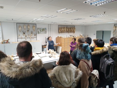 Visita al Laboratorio de arqueobiología y arqueobotánica, del Instituto de Historia Visita al Laboratorio de arqueobiología y arqueobotánica, del Instituto de Historia