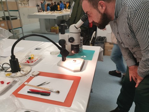 Visita al Laboratorio de arqueobiología y arqueobotánica, del Instituto de Historia Visita al Laboratorio de arqueobiología y arqueobotánica, del Instituto de Historia