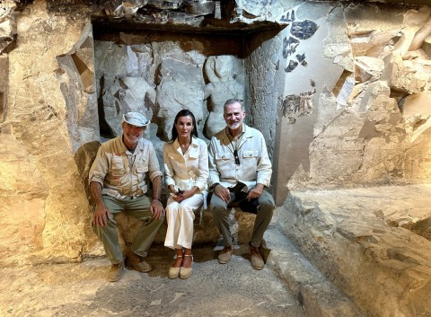 Sus Majestades los Reyes de España, don Felipe VI y doña Letizia, visitaron el pasado viernes 19 de septiembre el yacimiento arqueológico del Proyecto Djehuty y el museo de Luxor con José Manuel Galán (CSIC)@FOTO Casa Real