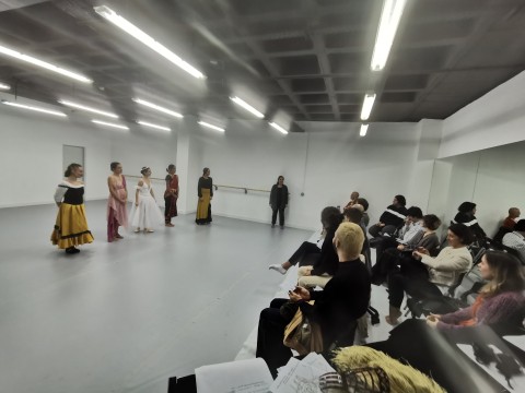 Historia(s) en danza. Bailar hacia la contemporaneidad Historia(s) en danza. Bailar hacia la contemporaneidad